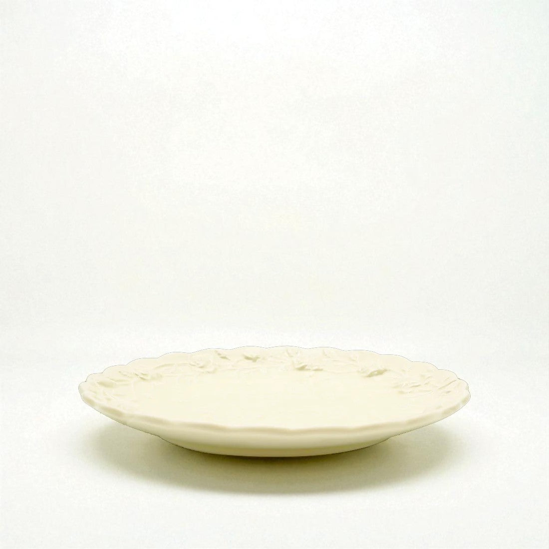 Faubourg Embossed Flat Plate